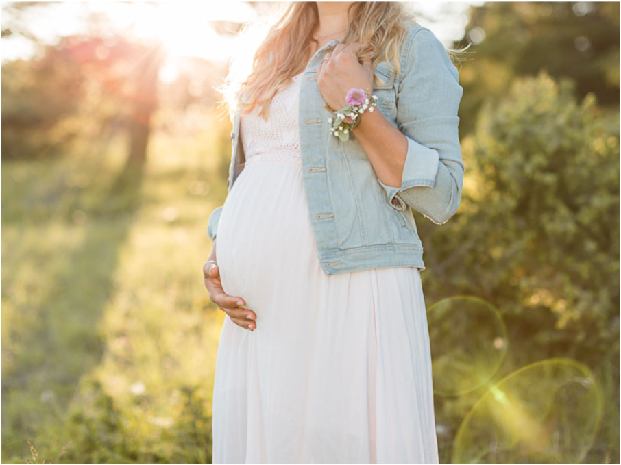 Babybauchshooting mit Blumenkranz